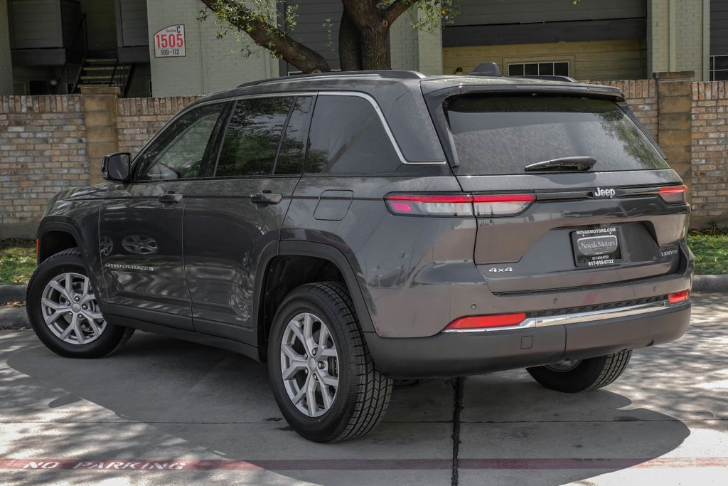 used 2022 Jeep Grand Cherokee car, priced at $28,000
