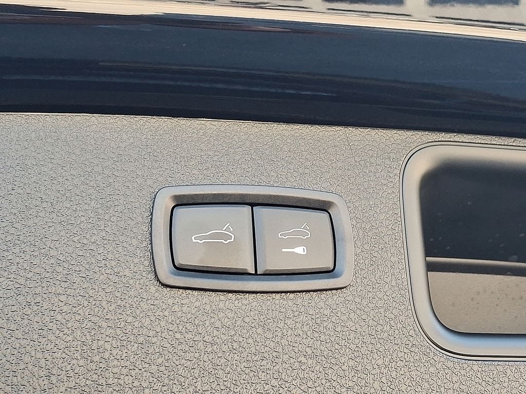 Thumbnail: 2024 Porsche Macan - 31