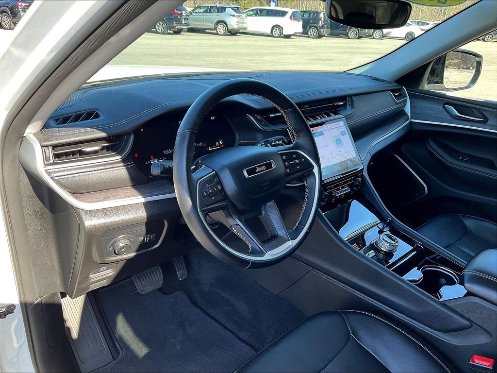 2022 Jeep Grand Cherokee L — photo 8