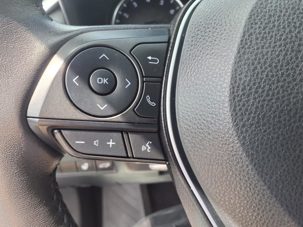 2022 Toyota RAV4 XLE photo 23