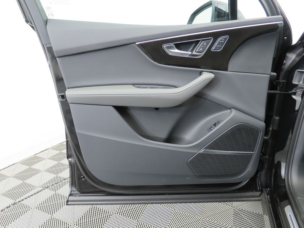 2025 Audi Q7 Premium Plus 26
