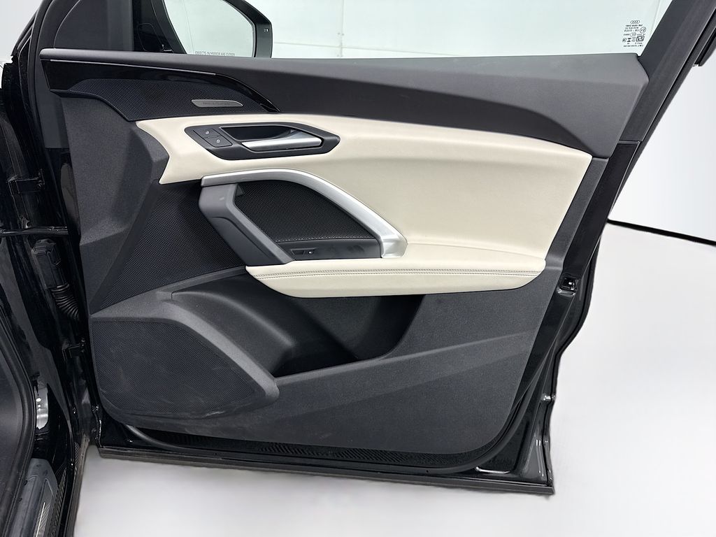 Thumbnail: 2025 Audi Q5 - 24