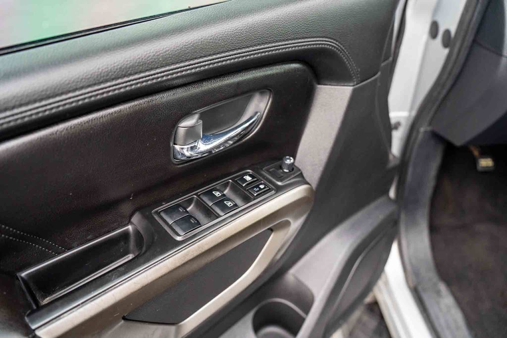 Used Car 2015 Nissan Armada  Sv For Sale Under $12,000 In Austin, Texas