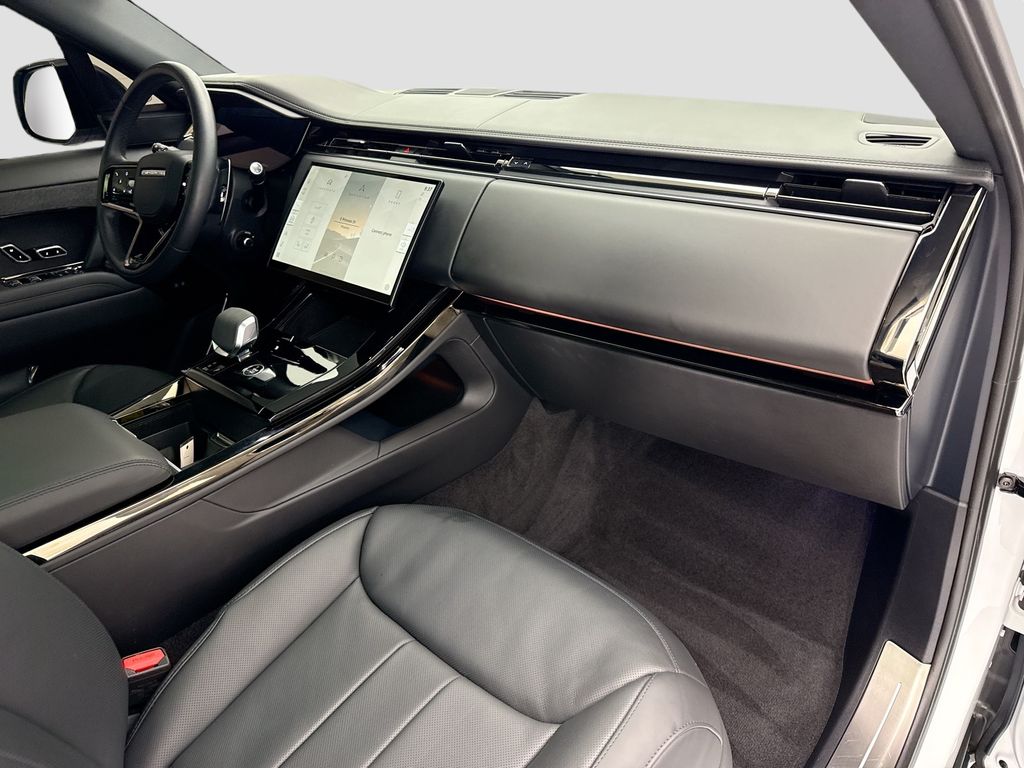 Thumbnail: 2024 Land Rover Range Rover Sport - 16