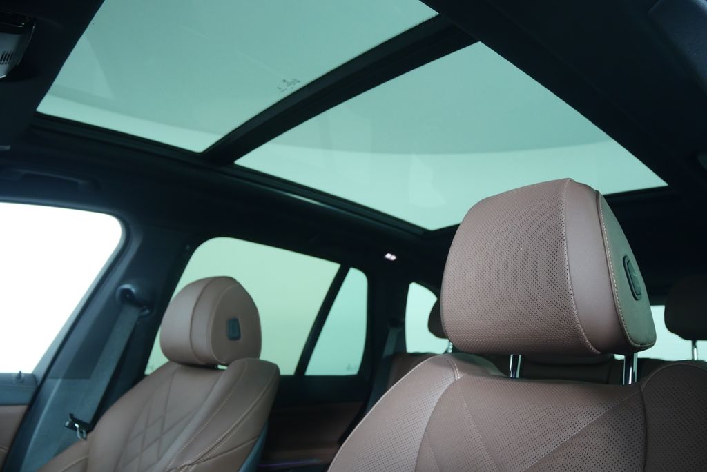 Thumbnail: 2024 BMW X5 - 11