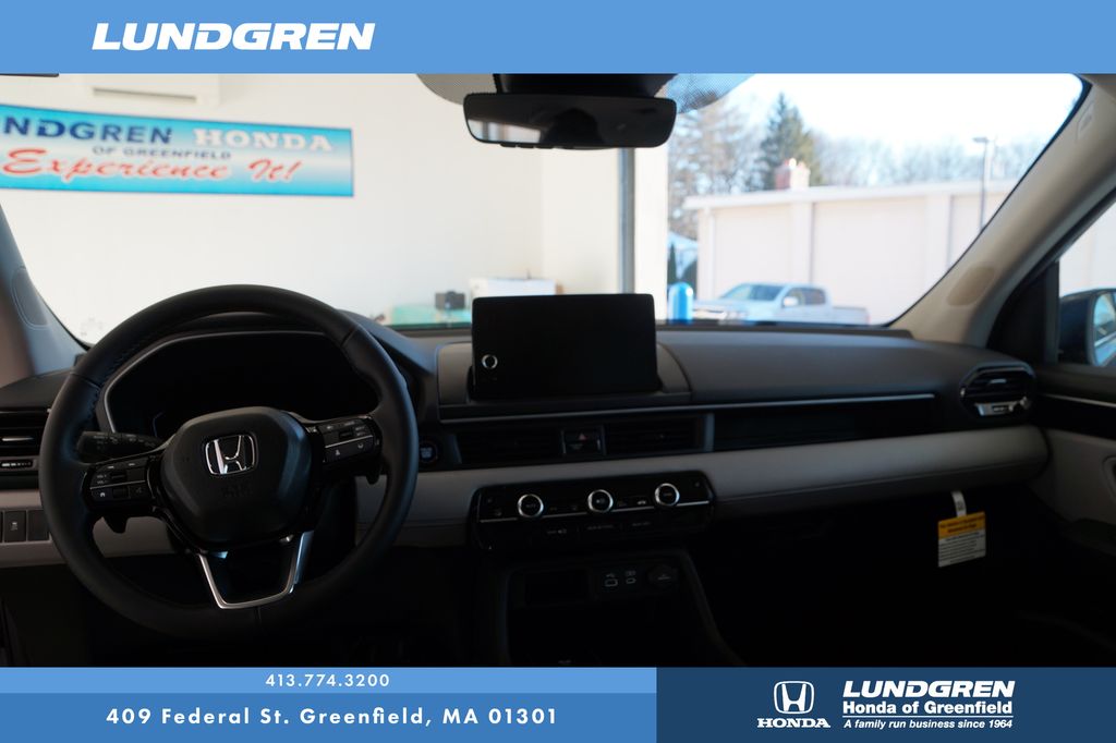 Used 2025 Honda Pilot SUV