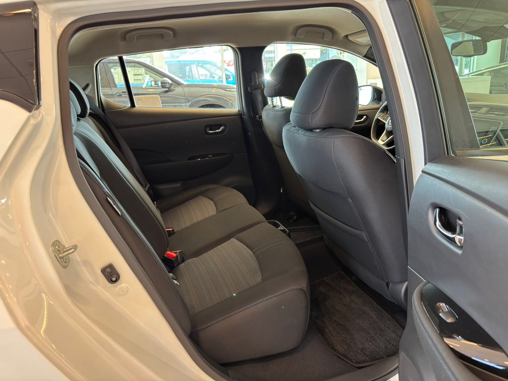 2024 Nissan Leaf SV Plus