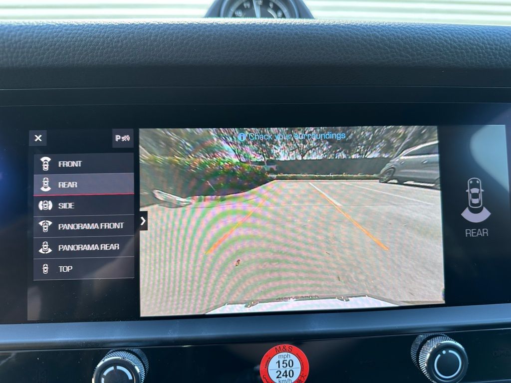 Thumbnail: 2026 Porsche Macan - 32