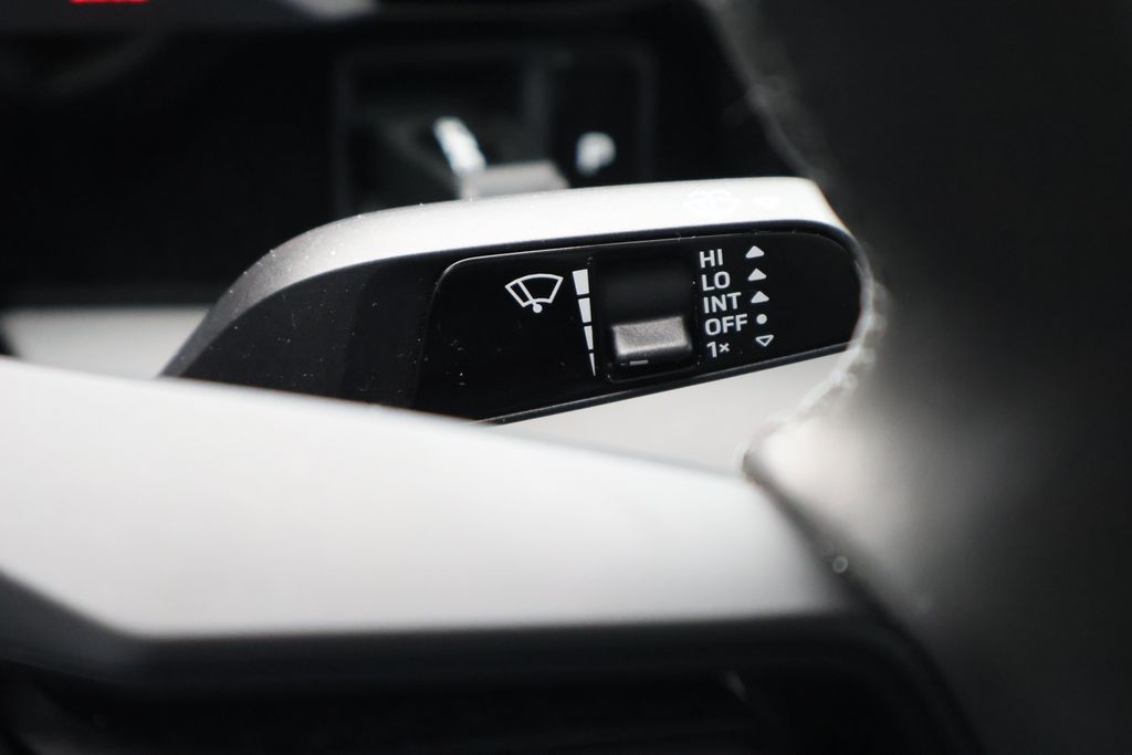 Thumbnail: 2022 Porsche Taycan - 24