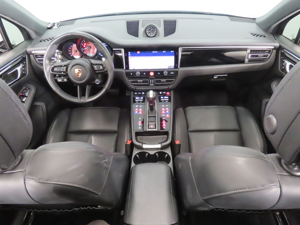 Thumbnail: 2024 Porsche Macan - 14