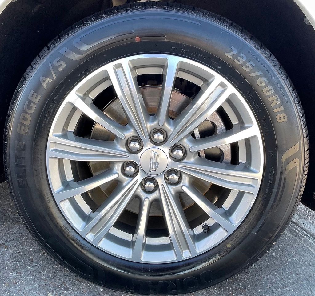 2019 Cadillac XT5 Luxury White at Cook Ford