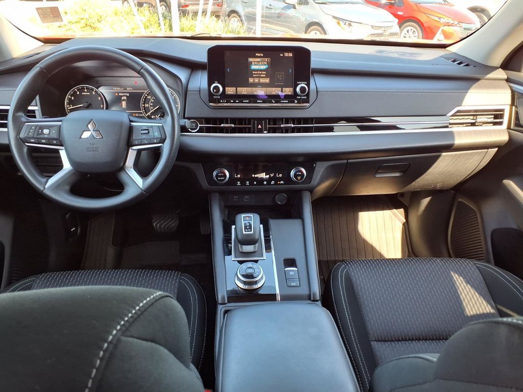 Used 2024 Mitsubishi Outlander SUV