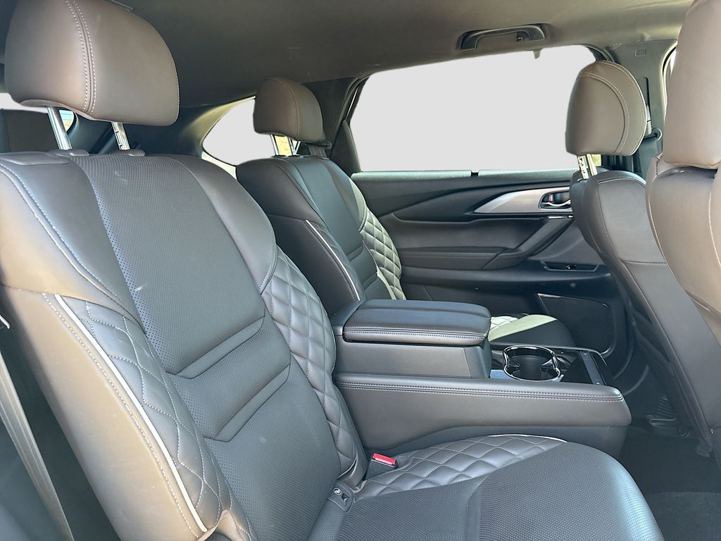 Used 2023 White Mazda Signature image 29