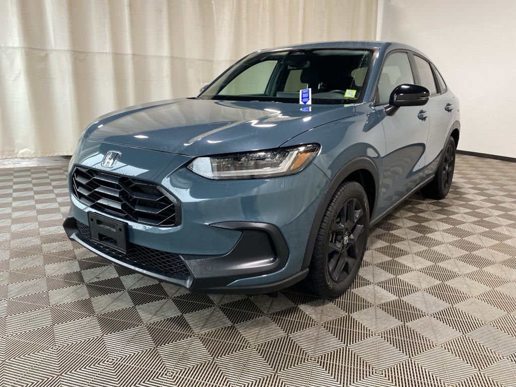 View vehicle photo 5