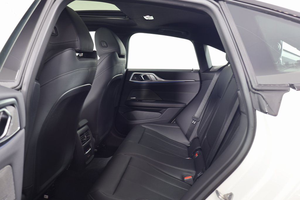 Thumbnail: 2025 BMW i4 - 6