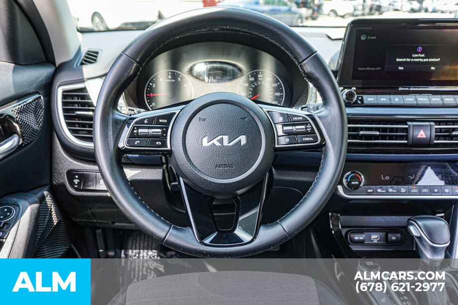 Used 2022 Blue Kia Nightfall image 28
