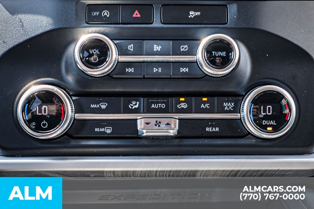 Used 2024 Black Ford XLT image 40