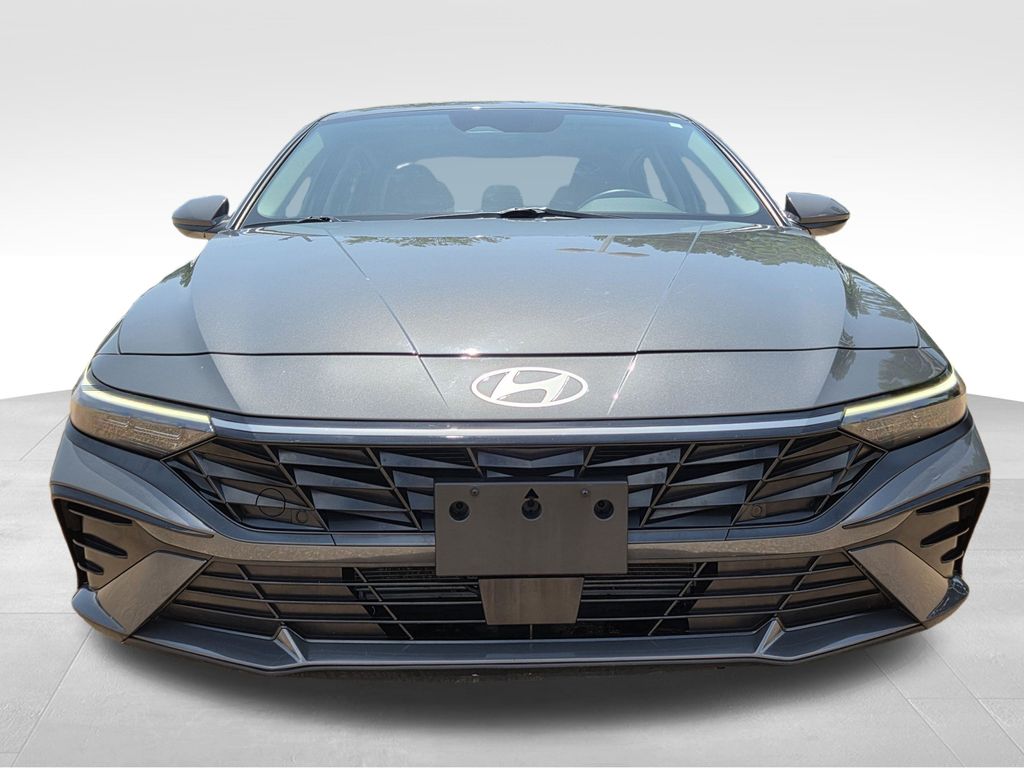Used 2025 Hyundai Elantra Sedan