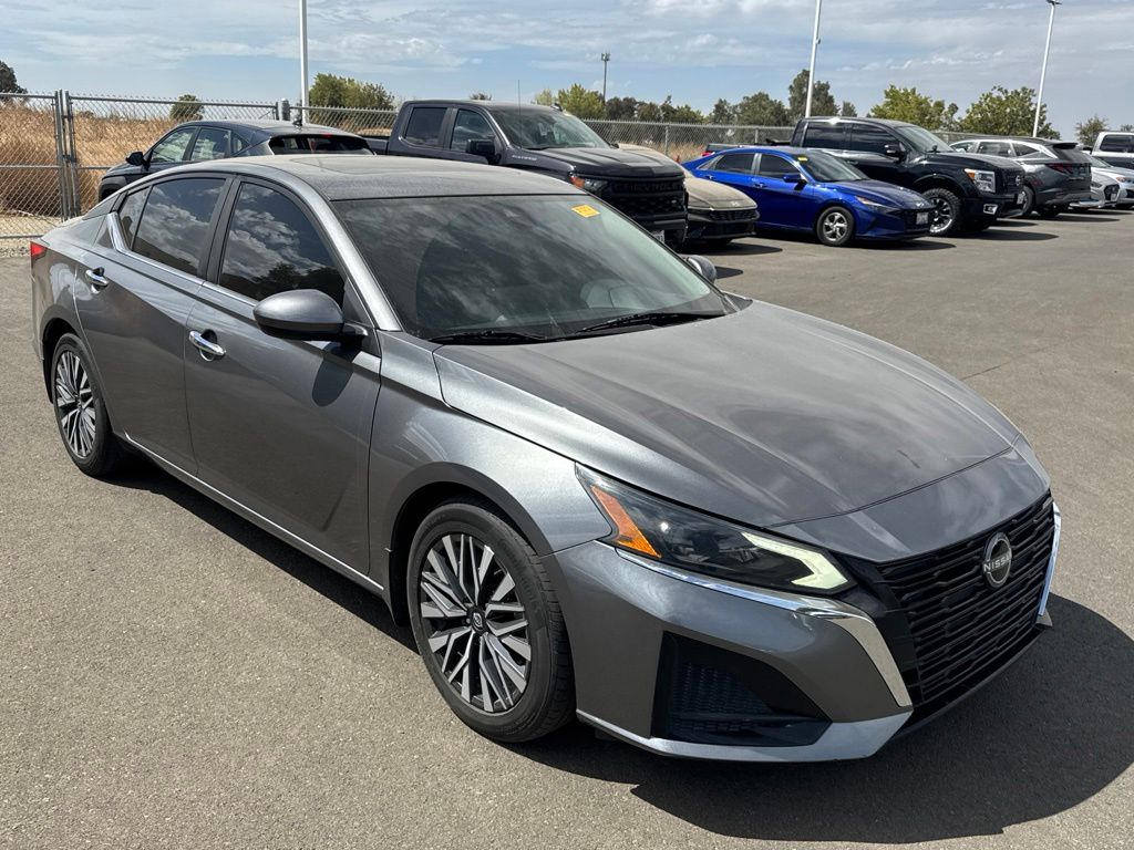 2023 Nissan Altima 2.5 SV FWD