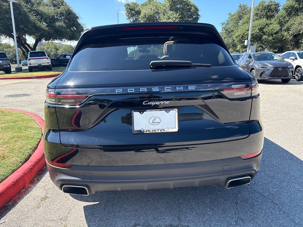 Thumbnail: 2021 Porsche Cayenne - 4