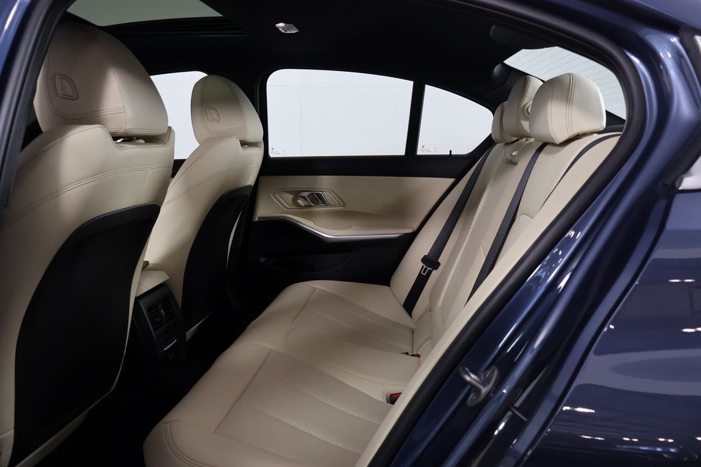 Thumbnail: 2026 BMW 3 Series - 11