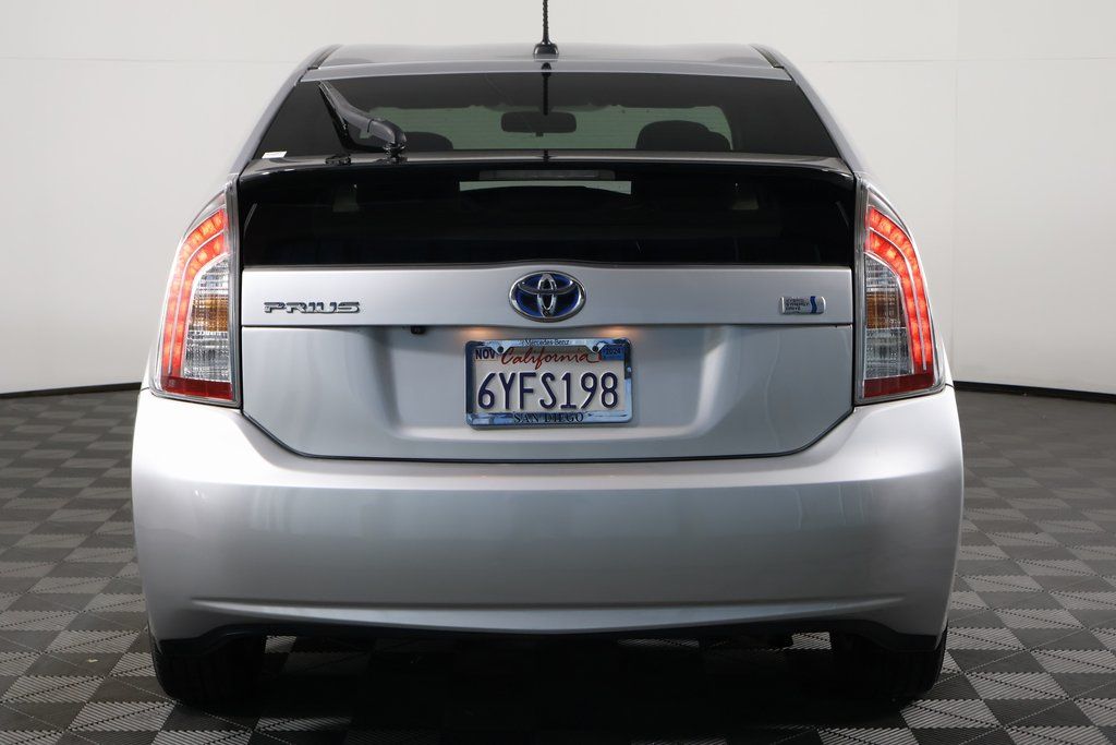 2012 Toyota Prius Three 5