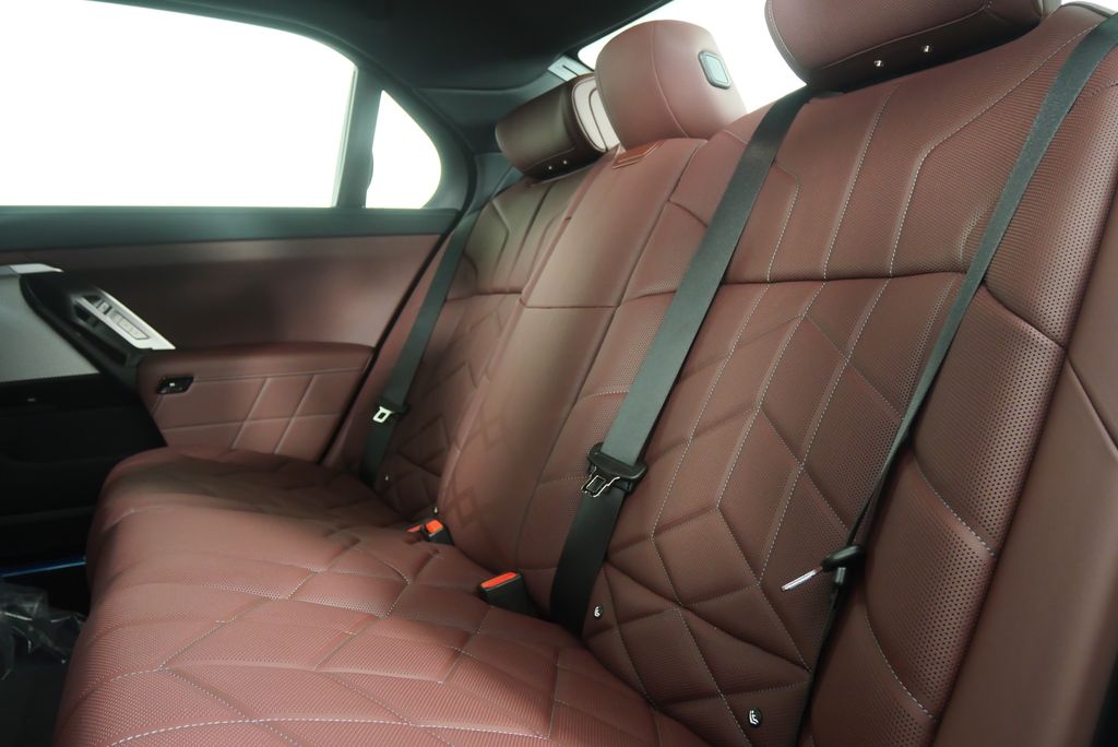 Thumbnail: 2026 BMW i7 - 15