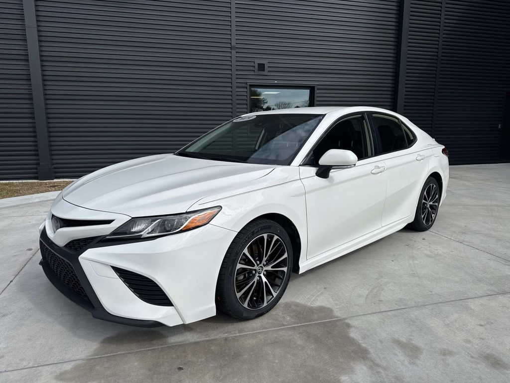 2019 Toyota Camry SE FWD