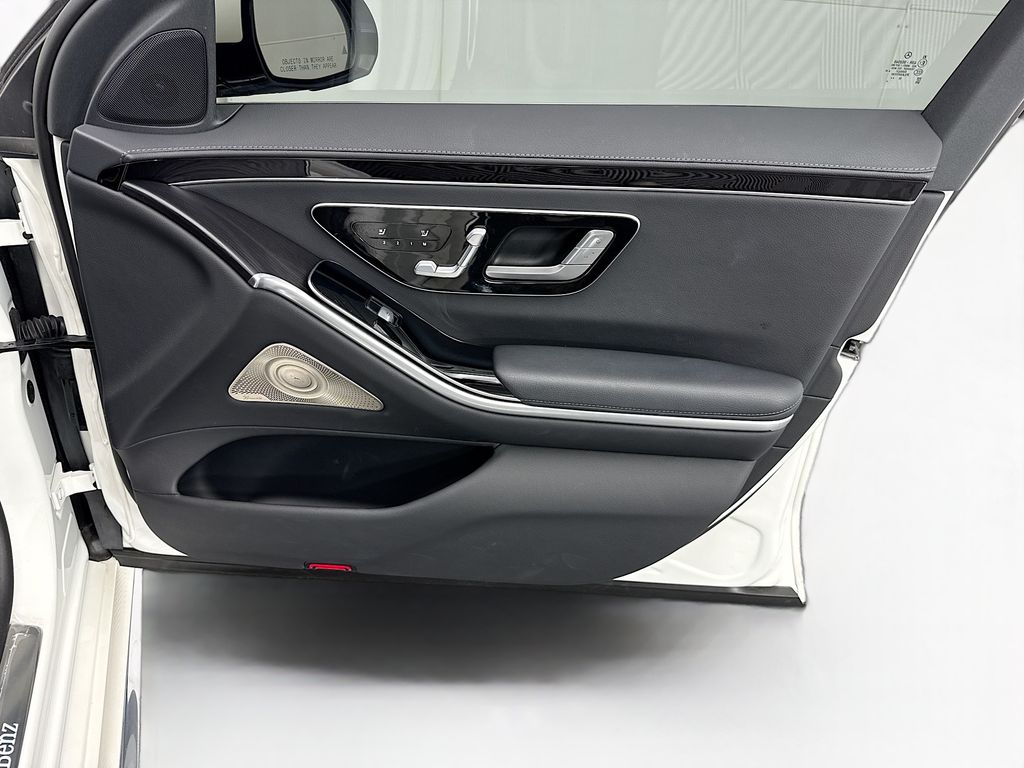 Thumbnail: 2023 Mercedes-Benz S-Class - 24
