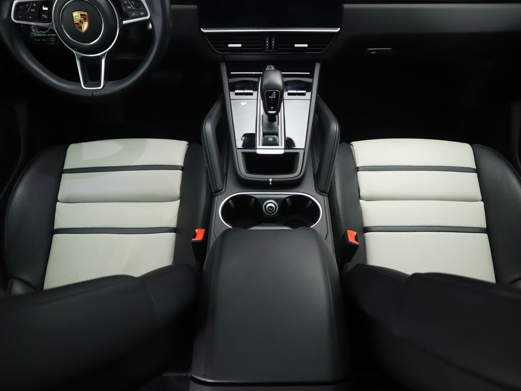 Thumbnail: 2023 Porsche Cayenne - 17
