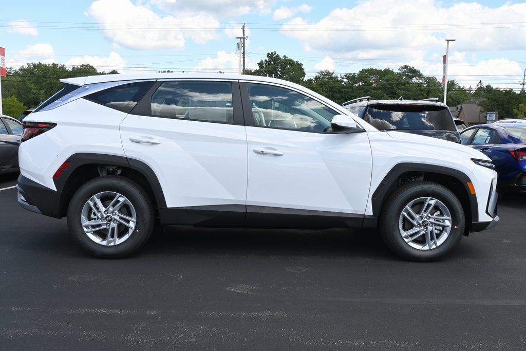 2025 Hyundai Tucson SE - Photo 7