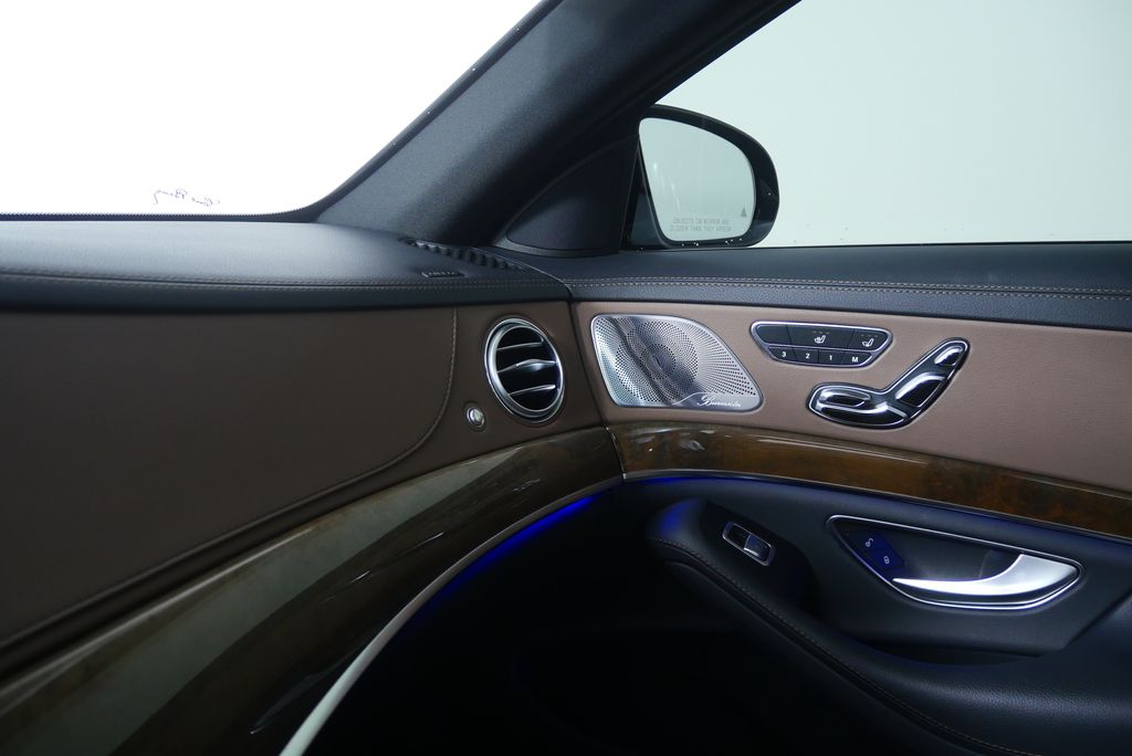 Thumbnail: 2017 Mercedes-Benz S-Class - 24