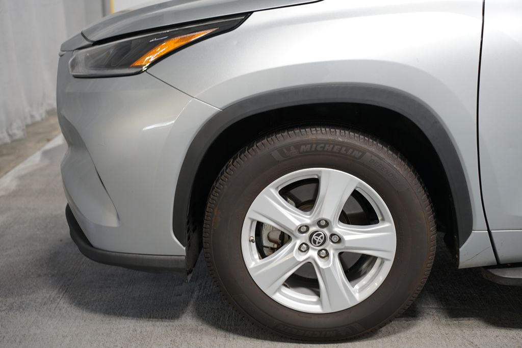 Thumbnail: 2021 Toyota Highlander - 5