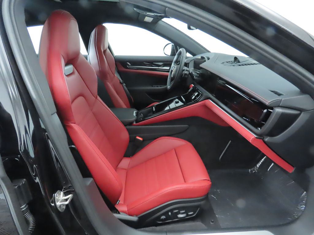 Thumbnail: 2024 Porsche Panamera - 23