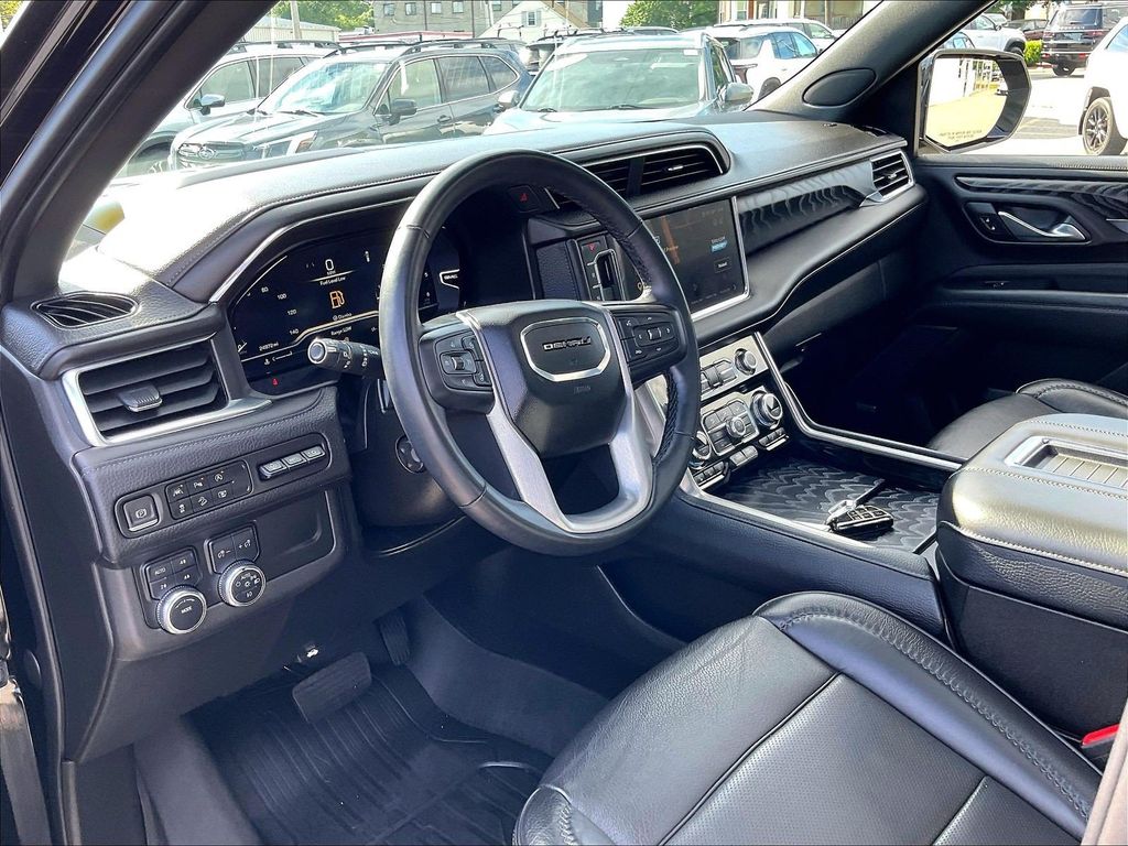2023 GMC Yukon XL — photo 8