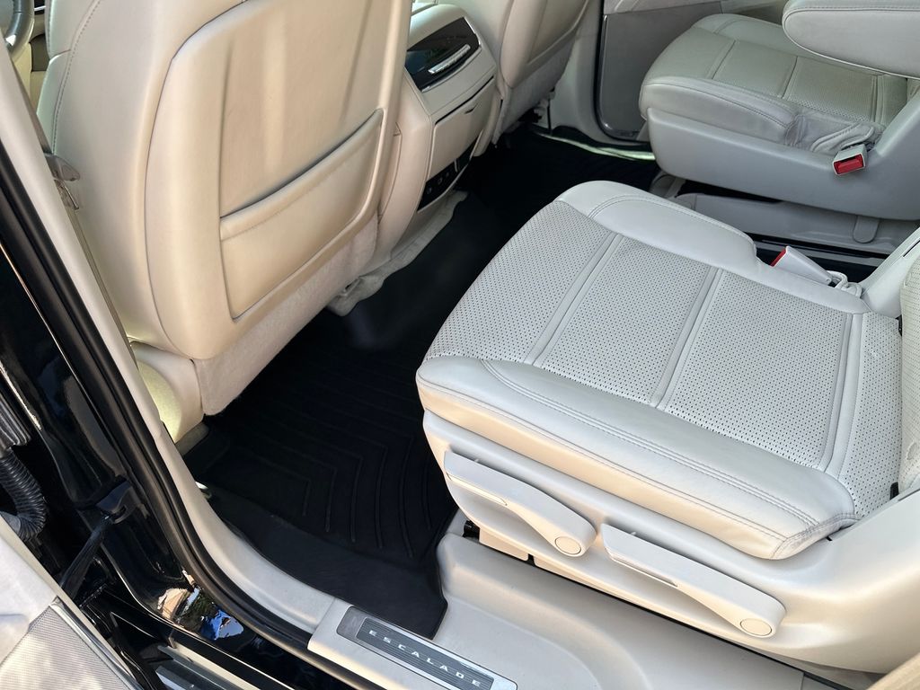 Used Car 2022 Cadillac Escalade  Sport Platinum For Sale Under $70,000 In Austin, Texas