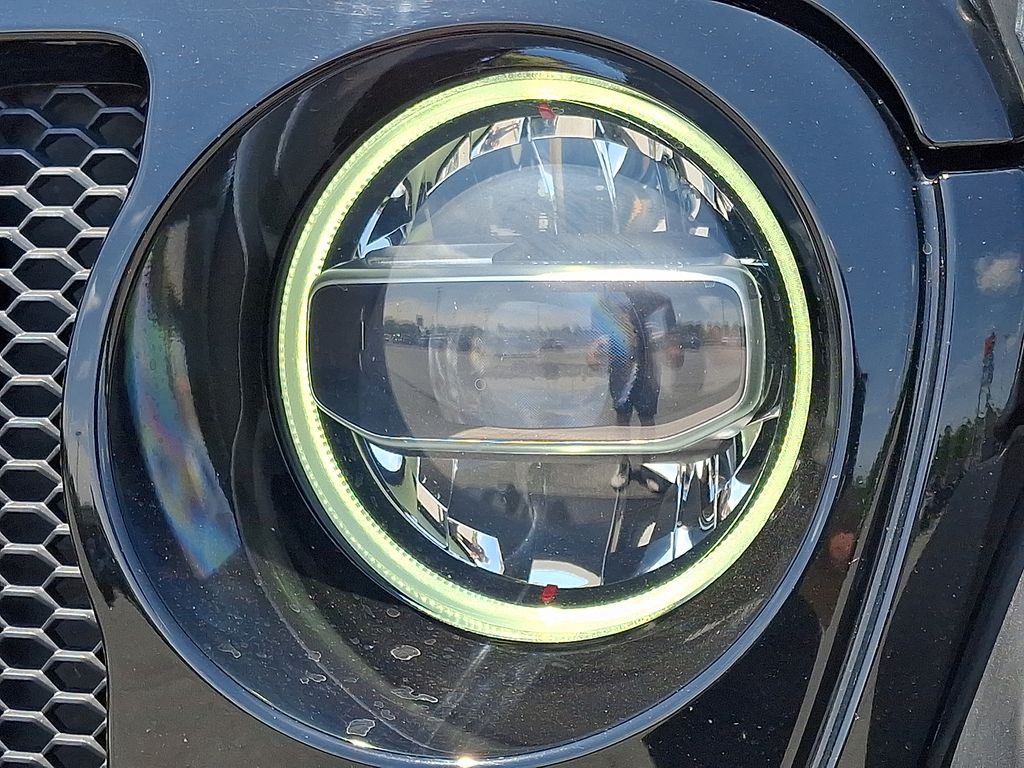 2022 Jeep Wrangler — photo 10
