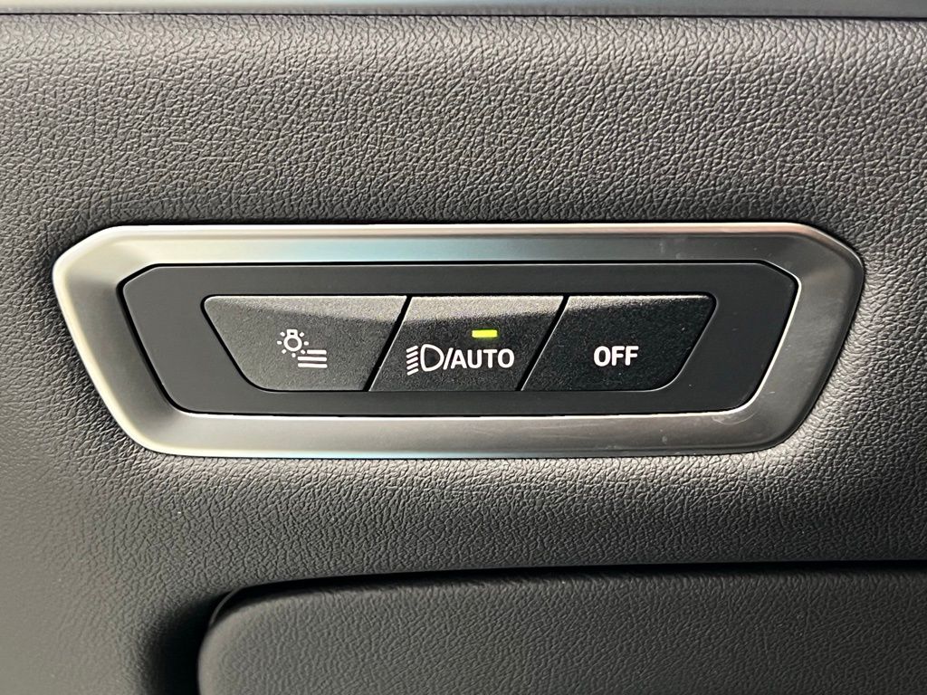 Thumbnail: 2026 BMW X7 - 22