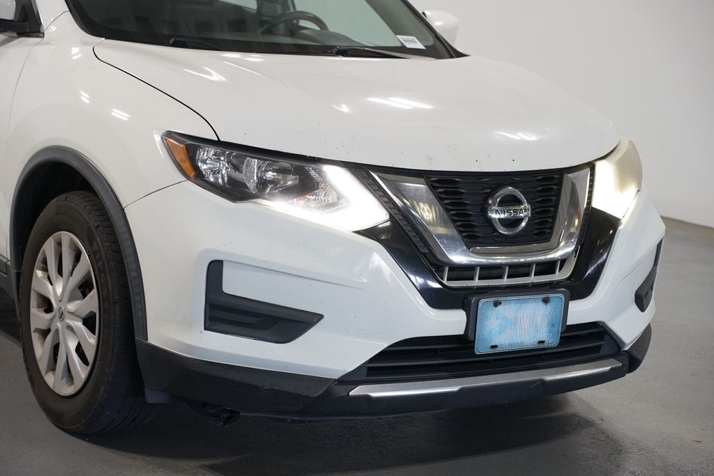Thumbnail: 2017 Nissan Rogue - 4