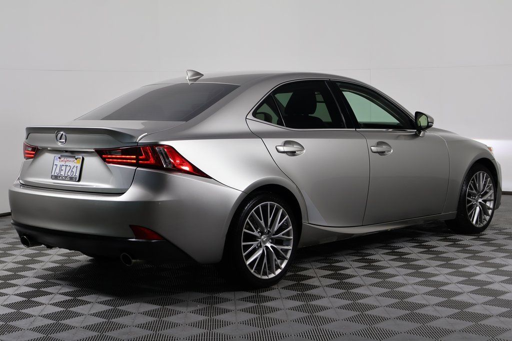 Thumbnail: 2015 Lexus IS - 4