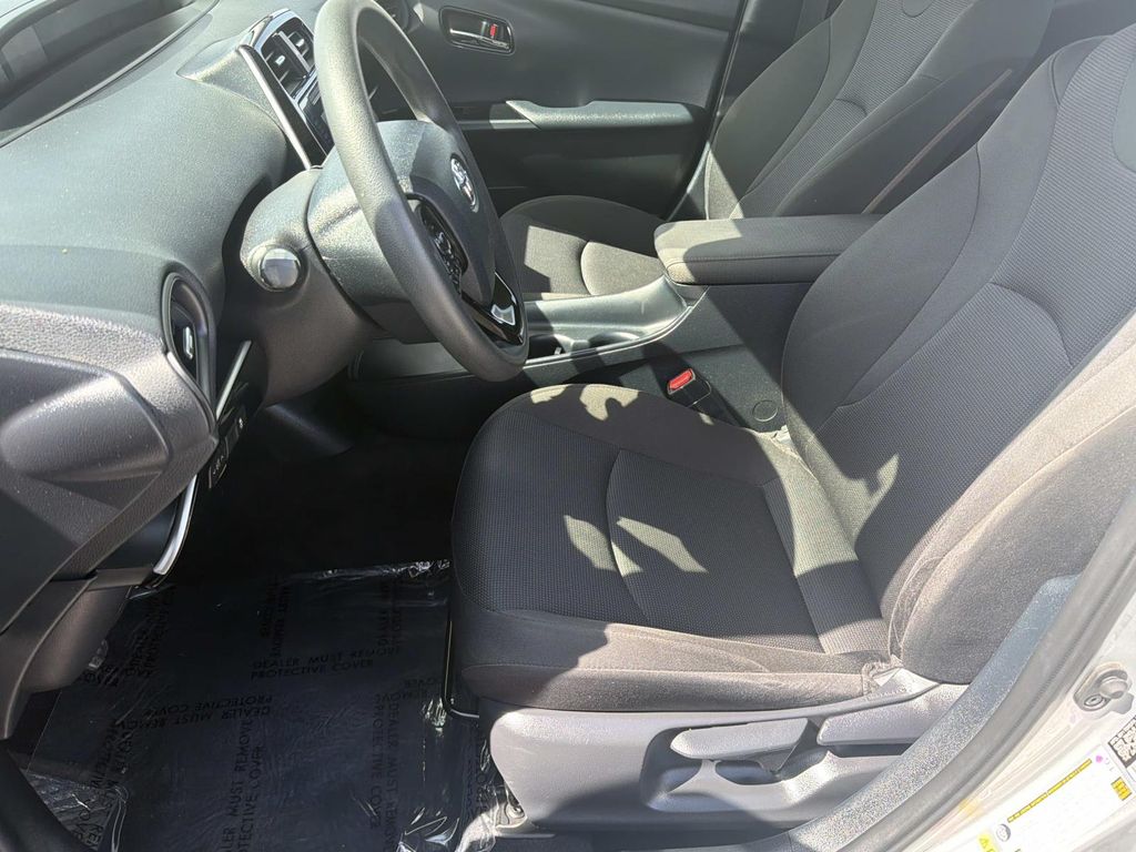 Used 2019 Toyota Prius L 5D Hatchback