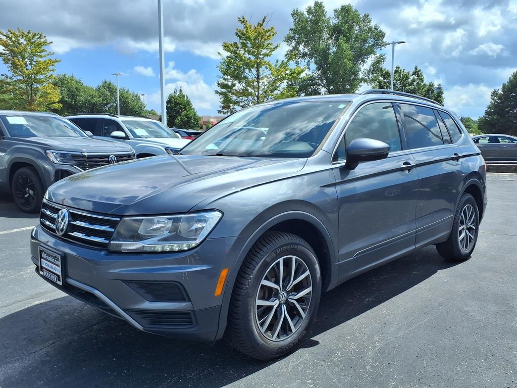 Used 2019 Platinum Gray Metallic Volkswagen 2.0T SE image 5