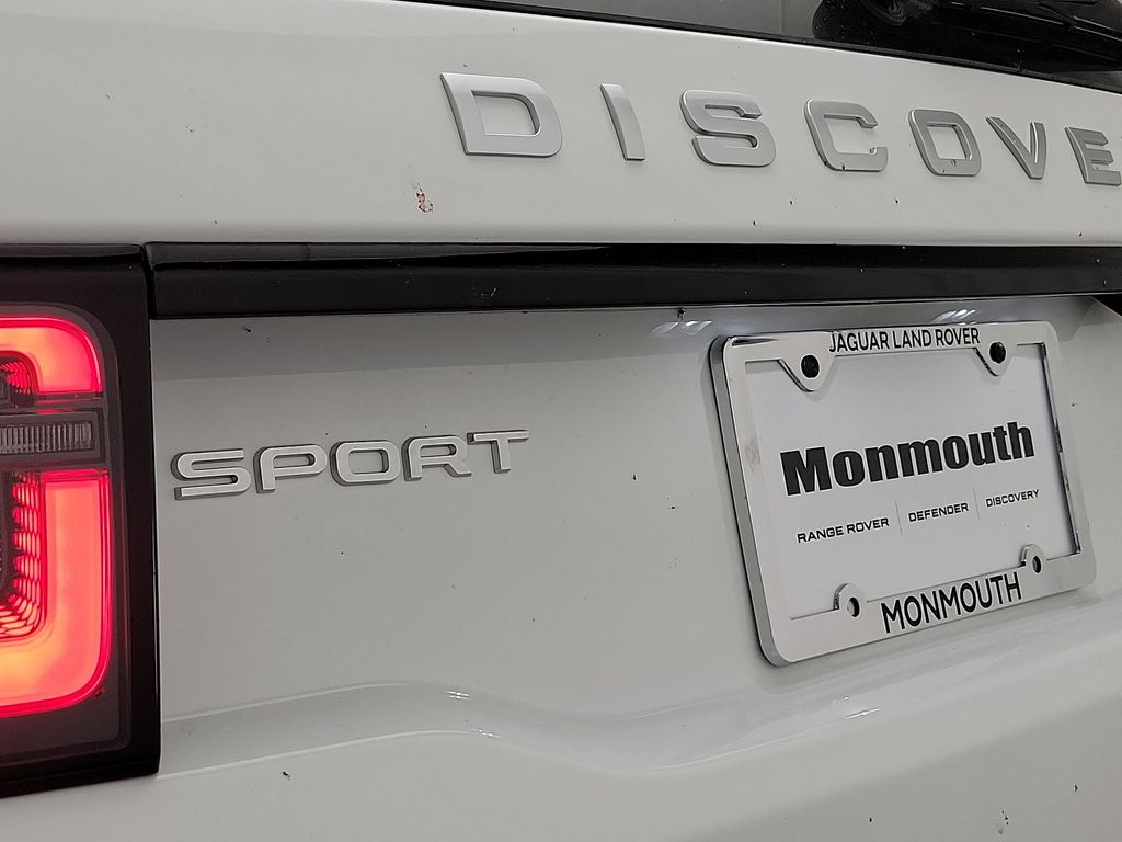 Thumbnail: 2025 Land Rover Discovery Sport - 15