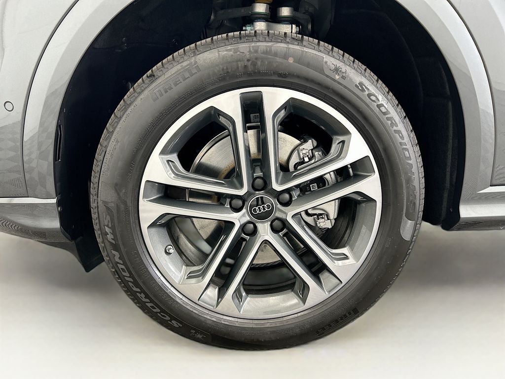 Thumbnail: 2025 Audi Q5 - 29