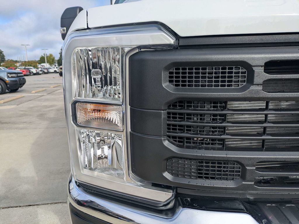 2027 Ford F-250 Super Duty XL