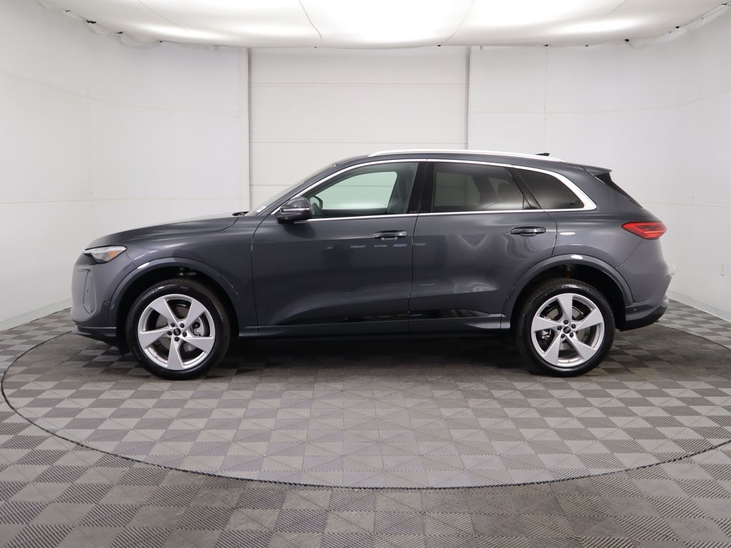 Thumbnail: 2025 Audi Q5 - 9