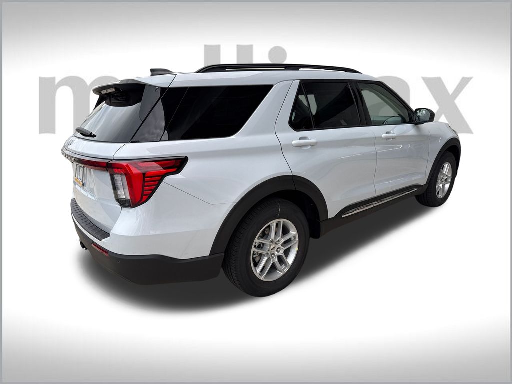 2025 Ford Explorer photo 11
