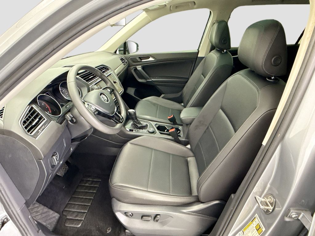 Thumbnail: 2020 Volkswagen Tiguan - 17