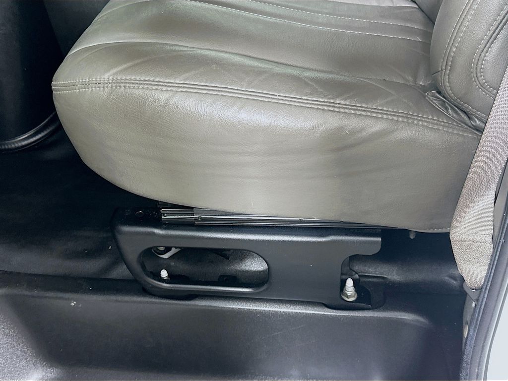 Used 2022 White Chevrolet Work Van image 21