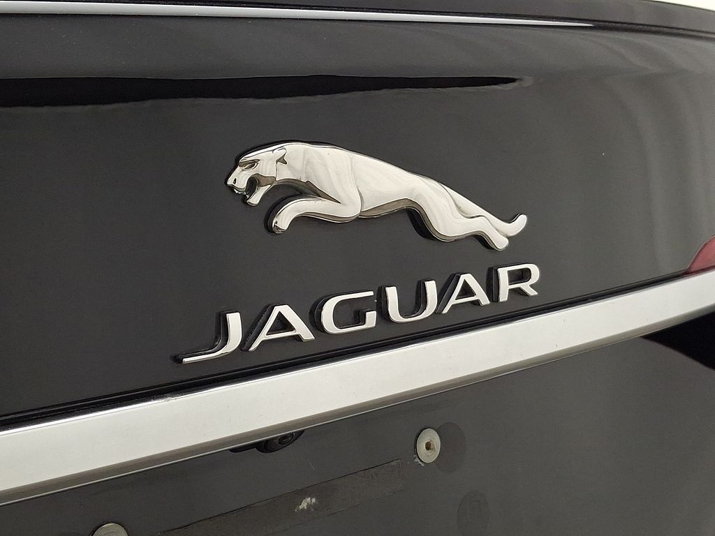 Thumbnail: 2016 Jaguar XF - 32